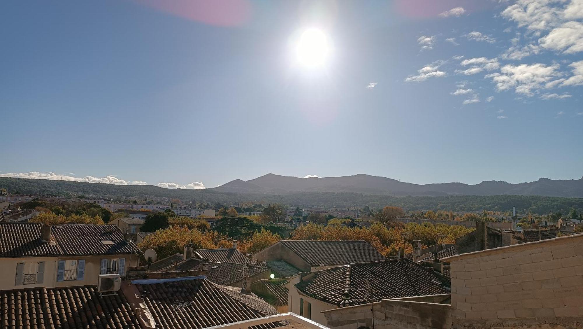 Mont Ventoux - Terrasse - Vue Degagee - Linge De Qualite - Fibre - Confort Gardanne Luaran gambar